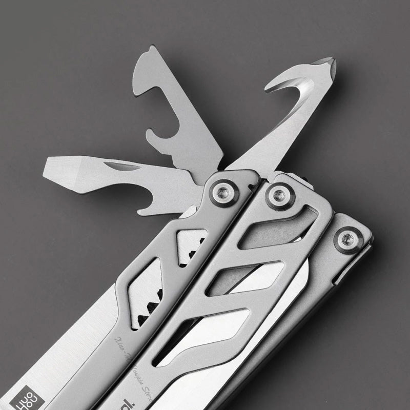 Multifunctional Folding Knife for Outdoors