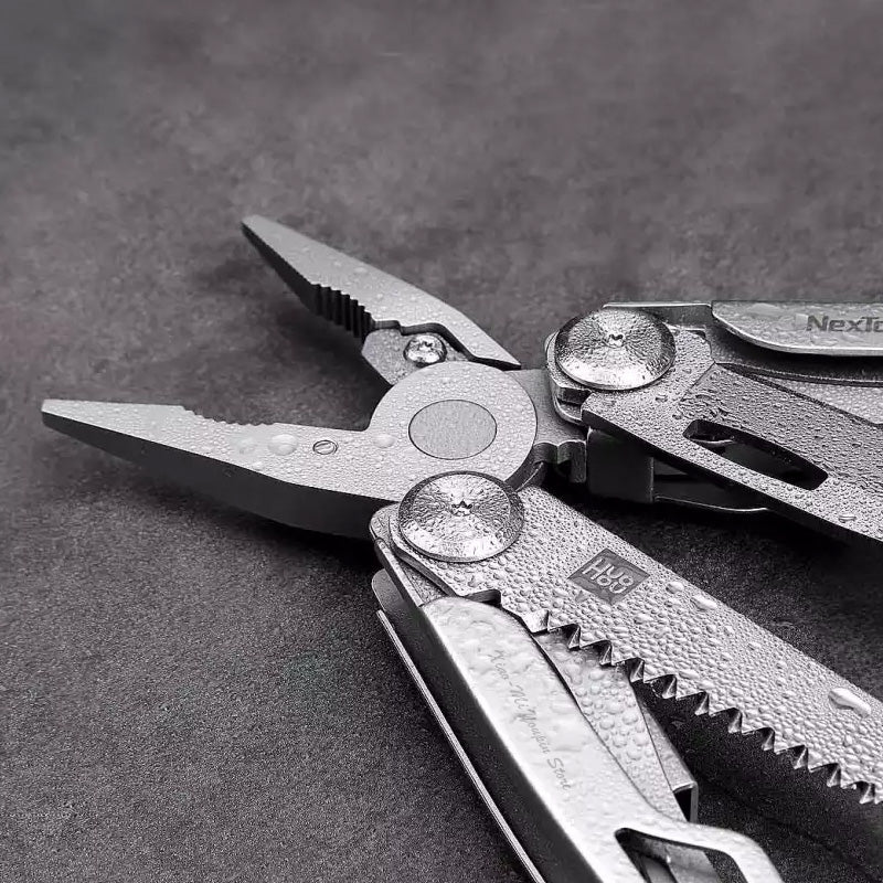 Multifunctional Folding Knife for Outdoors